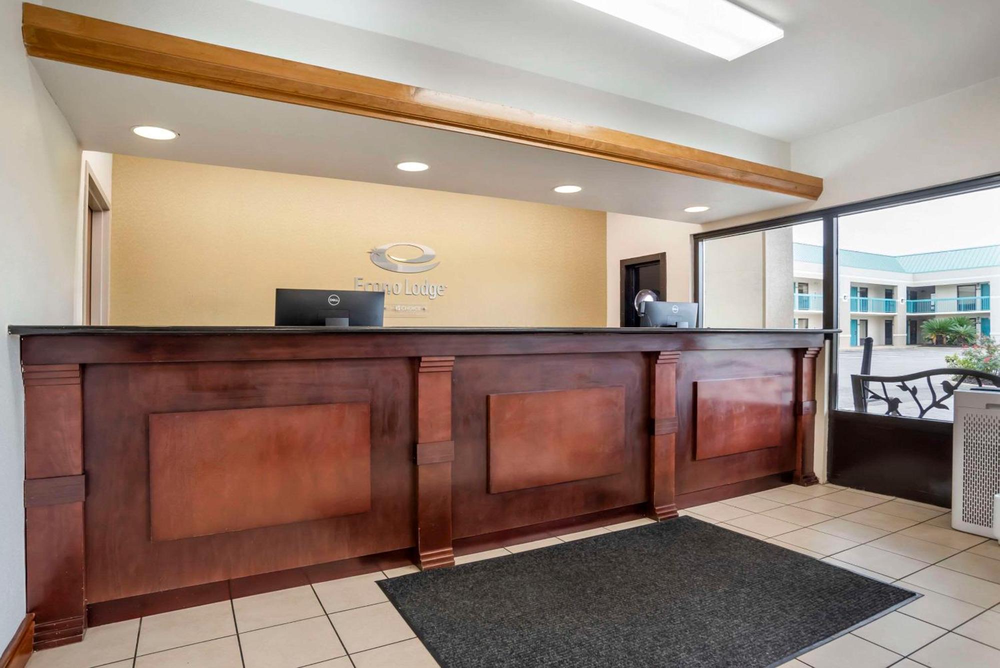 Econo Lodge Moss Point - Pascagoula Экстерьер фото